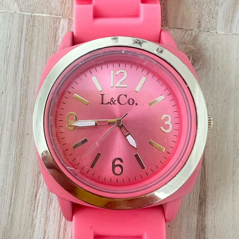 L&Co. ladies pink sporty fashion watch NEW BATTERY